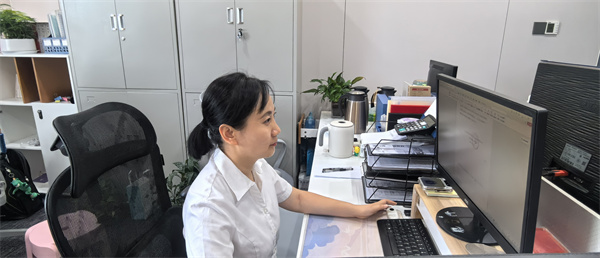 1783563141618552yNRC.jpg 梁敏娜1.jpg